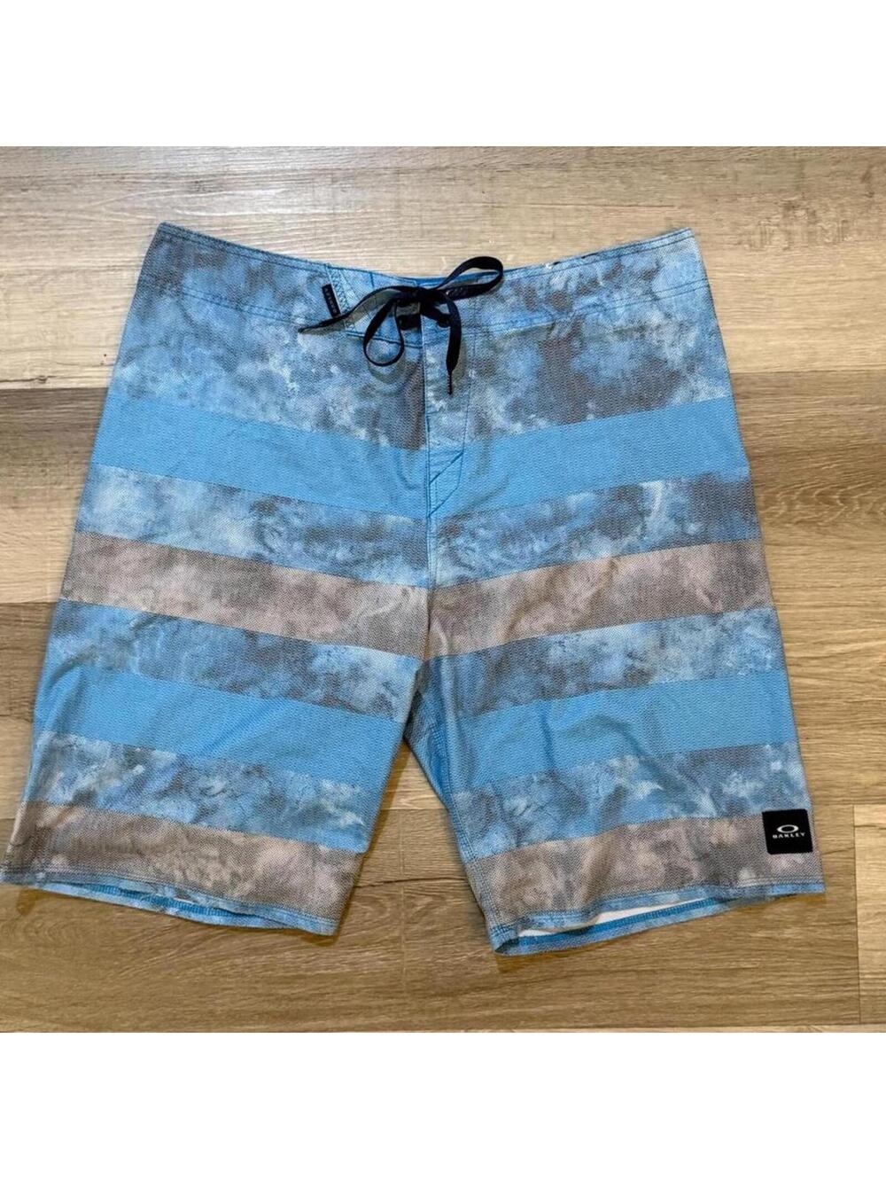 Oakley Voyager blue striped board shorts size 36 #skater #summer